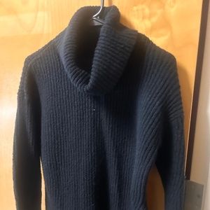 Old navy black chunky turtleneck size xs